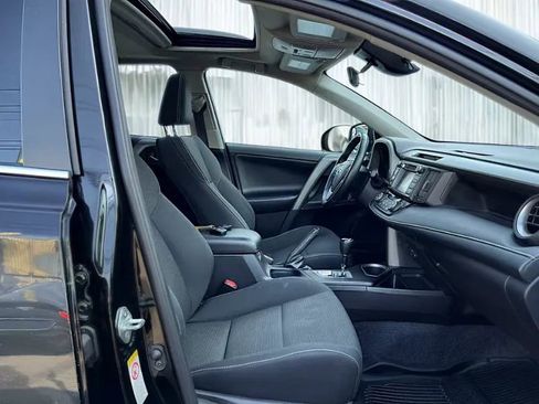 Used 2018 Toyota RAV4 XLE image 14