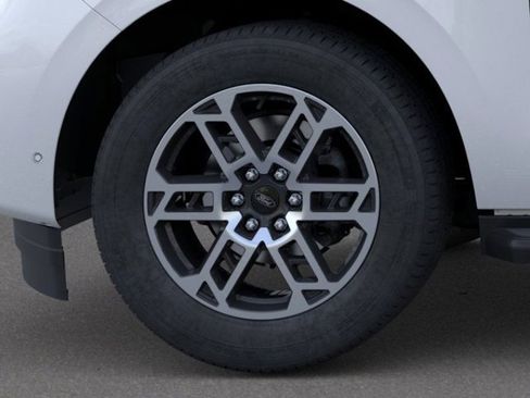 New 2025 Ford Expedition Active image 19