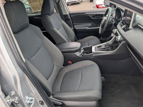 Used 2024 Toyota RAV4 LE image 8