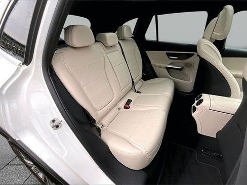 Certified 2025 Mercedes-Benz GLC 300 4MATIC image 28
