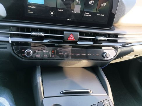 New 2026 Kia Sportage EX w/ EX Panoramic Sunroof Package image 22