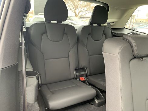 Used 2025 Volvo XC90 B6 Plus image 33