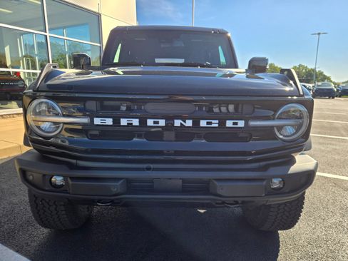 New 2025 Ford Bronco Outer Banks w/ Sasquatch Package image 2