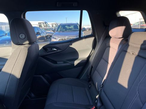 Used 2025 Chevrolet Equinox LT image 37