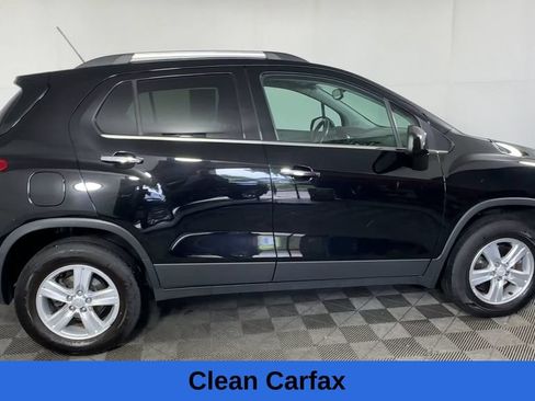 Used 2017 Chevrolet Trax LT w/ LT Convenience Package AWD/4WD image 11