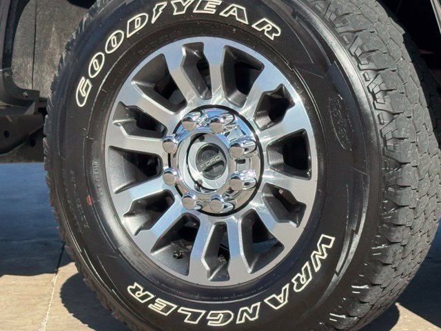 Certified 2022 Ford F250 Lariat w/ Lariat Value Package AWD/4WD image 17
