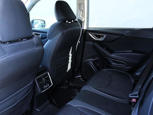 Used 2019 Subaru Forester Premium AWD/4WD image 13