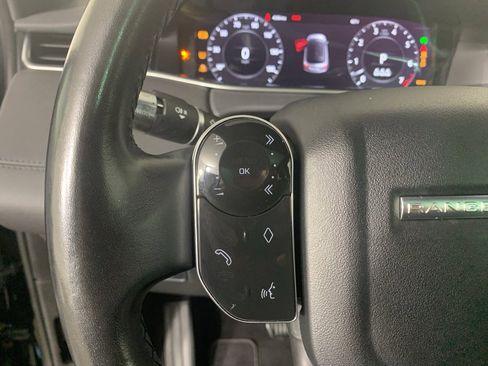 Used 2020 Land Rover Range Rover Evoque SE image 18