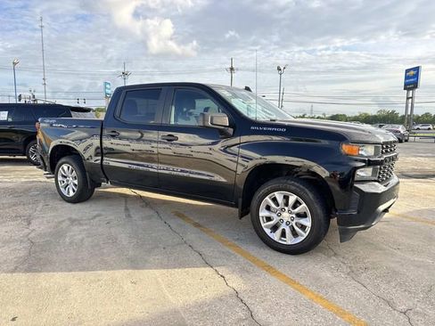 Used 2019 Chevrolet Silverado 1500 Custom w/ Custom Value Package AWD/4WD image 6