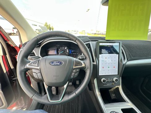 Used 2021 Ford Edge SEL w/ Convenience Package AWD/4WD image 11