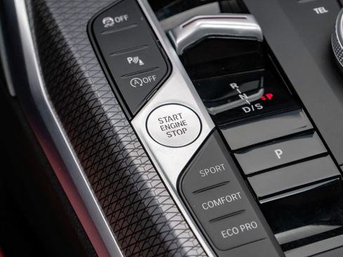 Used 2025 BMW 330i xDrive Sedan AWD/4WD image 24