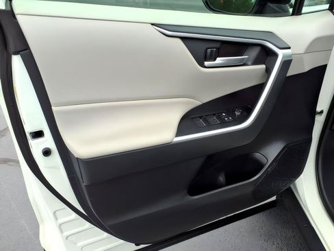 Certified 2025 Toyota RAV4 XLE w/ Convenience Package FWD image 18