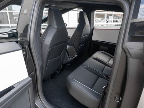 Used 2024 Tesla Cybertruck AWD Crew Cab image 17