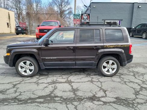 Used 2014 Jeep Patriot Latitude w/ Sun/Sound Group AWD/4WD image 8