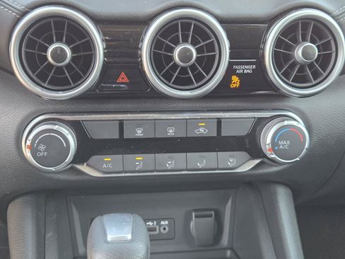 Used 2025 Nissan Sentra SV FWD image 11
