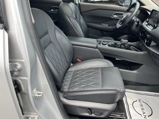 Used 2023 Nissan Rogue Platinum w/ Platinum Premium Package AWD/4WD video 3
