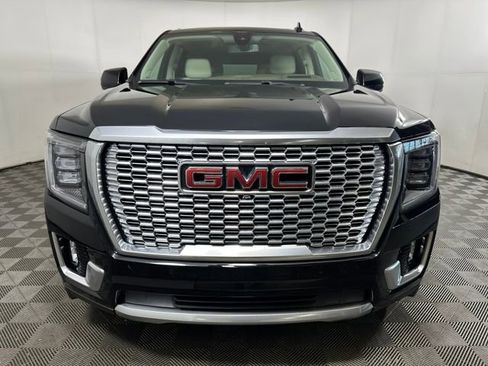 Used 2022 GMC Yukon XL Denali image 8
