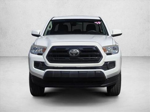 Used 2019 Toyota Tacoma SR w/ SR Convenience Package image 2