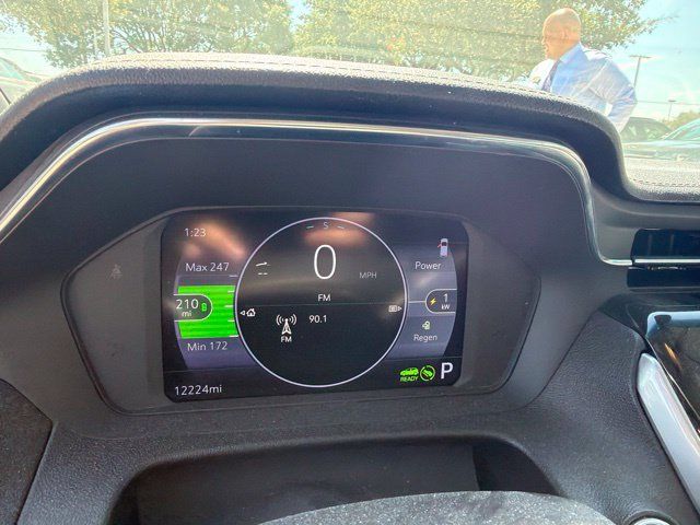 Used 2023 Chevrolet Bolt LT w/ Infotainment Package FWD image 5