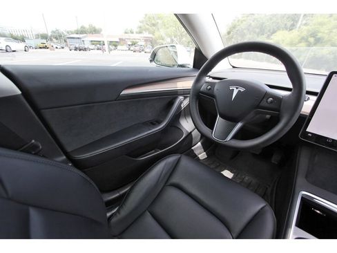 Used 2023 Tesla Model 3 Standard Range RWD image 9