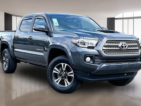 Used 2016 Toyota Tacoma TRD Sport w/ Premium & Technology Package AWD/4WD image 3