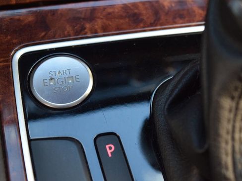 Used 2015 Volkswagen Passat TDI SEL Premium image 55