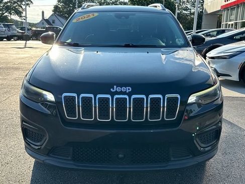 Used 2021 Jeep Cherokee Latitude FWD image 8