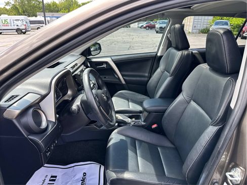 Used 2015 Toyota RAV4 Limited w/ Technology Package FWD image 9