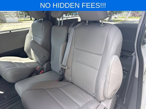 Used 2020 Toyota Sienna XLE FWD image 27
