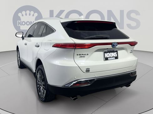 Used 2022 Toyota Venza XLE AWD/4WD image 4