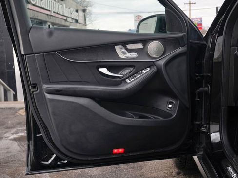 Used 2021 Mercedes-Benz GLC 300 4MATIC image 22