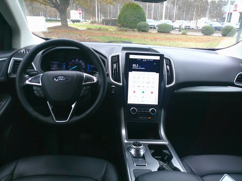 Used 2022 Ford Edge SEL w/ Convenience Package image 31