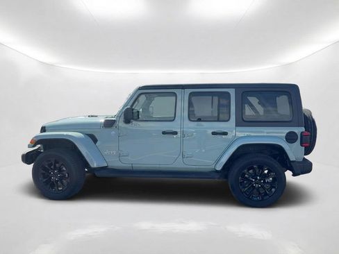 Used 2023 Jeep Wrangler Unlimited Sahara w/ Cold Weather Group AWD/4WD image 9