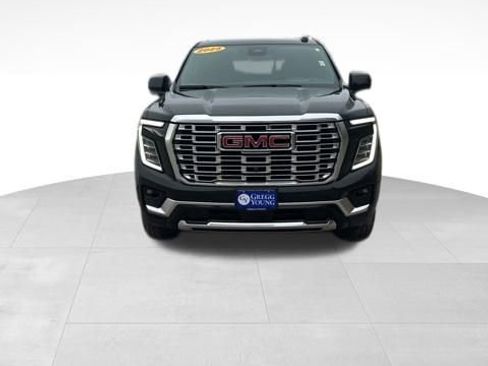 Used 2025 GMC Yukon Denali AWD/4WD image 3