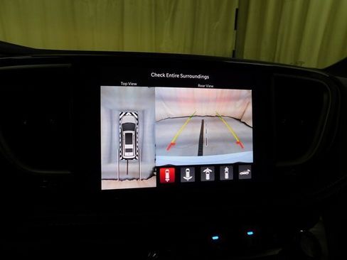 New 2026 Chrysler Pacifica Select image 27