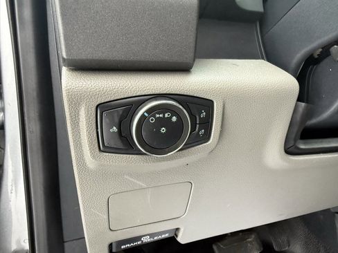 Used 2022 Ford F250 XL w/ Power Equipment Group image 17