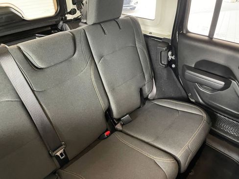 Used 2025 Jeep Wrangler Sport S AWD/4WD image 46