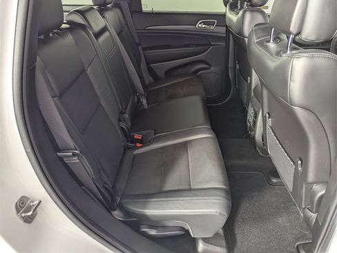 Used 2021 Jeep Grand Cherokee Laredo X image 31