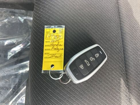 Used 2025 Honda Prologue EX image 32