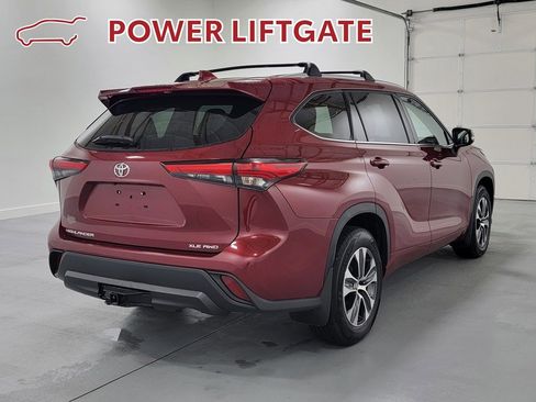 Used 2022 Toyota Highlander XLE image 9