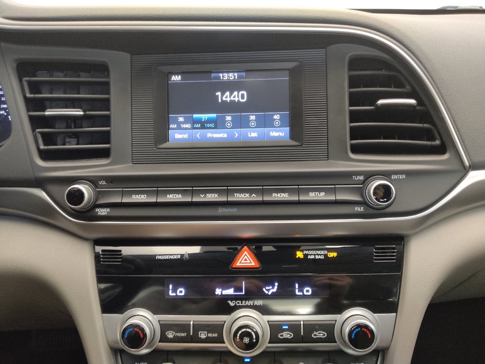 Used 2020 Hyundai Elantra SE FWD image 25