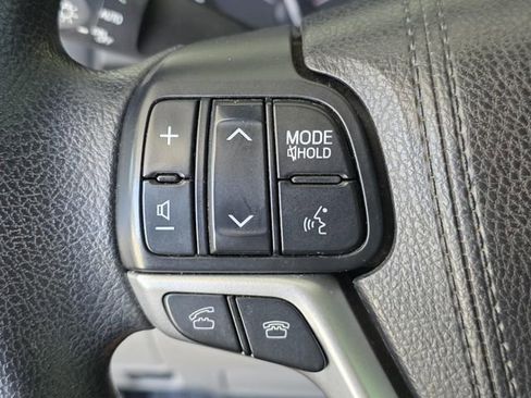 Used 2016 Toyota Highlander LE FWD image 22