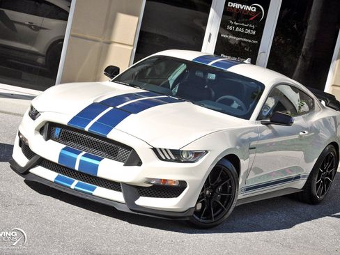 Used 2020 Ford Mustang Shelby GT350 w/ Technology Package RWD image 32