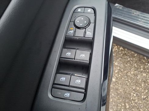 New 2026 Nissan Pathfinder SV AWD/4WD image 22