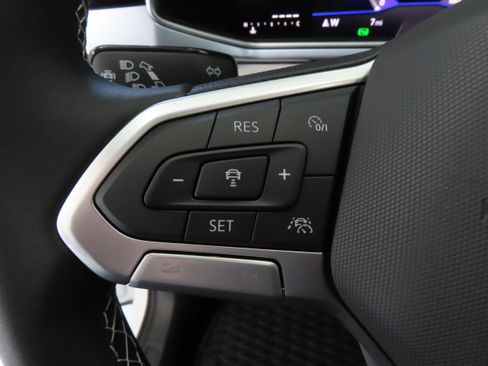 New 2025 Volkswagen Taos SE image 14