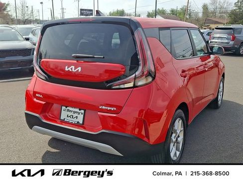 Used 2023 Kia Soul LX w/ LX Technology Package image 4