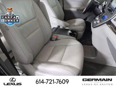 Used 2018 Toyota Sienna XLE w/ XLE Navigation Package image 30