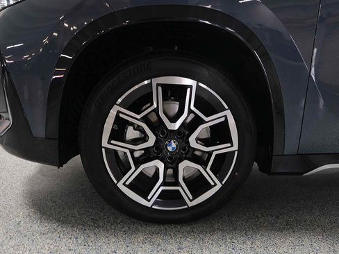 Used 2025 BMW X1 xDrive28i w/ Premium Package image 5