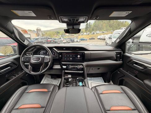 Used 2025 GMC Sierra 1500 AT4 w/ Technology Package AWD/4WD image 21
