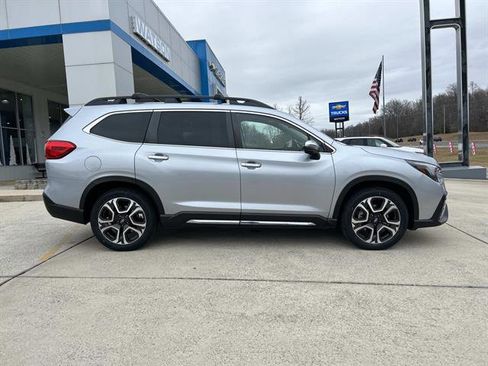 Used 2023 Subaru Ascent Touring image 3